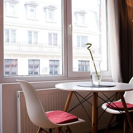 Apartment Downtown Cozy Trip Bucharest